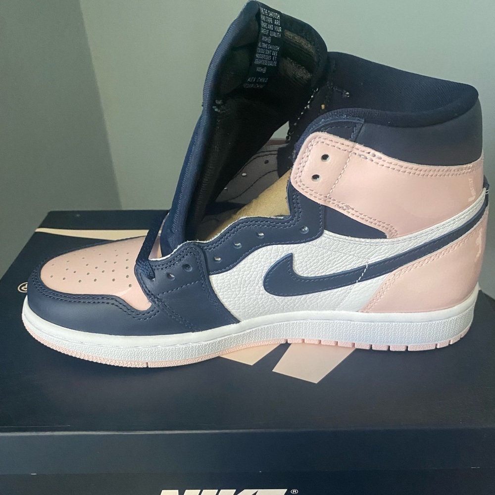 NWT Nike Women's Jordan 1 Retro High OG - Atmosphere, 7.5 - Picture 9 of 16